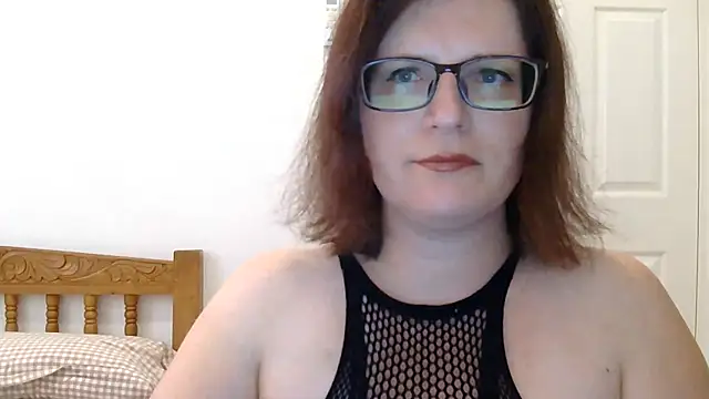 Snapshot of CrimsonMistress chatting on 25, 11, 2025 CrimsonMistress online show from 25, 11, 2025