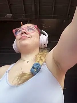 brooklynivy online show from 10, 10, 2025