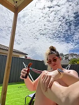 brooklynivy online show from 2, 11, 2025