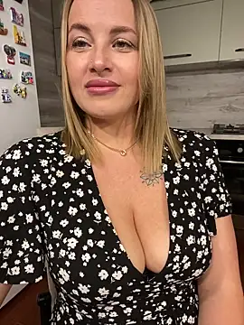 Cute Hot Alice online show from 14, 6, 2026