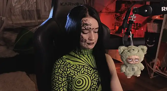 KiraLiLime online show from 31, 10, 2025