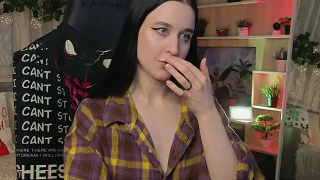 KiraLiLime online show from 4, 3, 2025