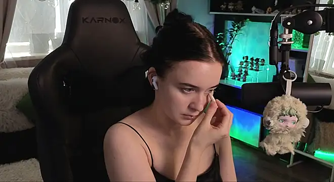 KiraLiLime online show from 16, 11, 2025