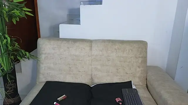 Lorenne Miller online show from 11, 11, 2025