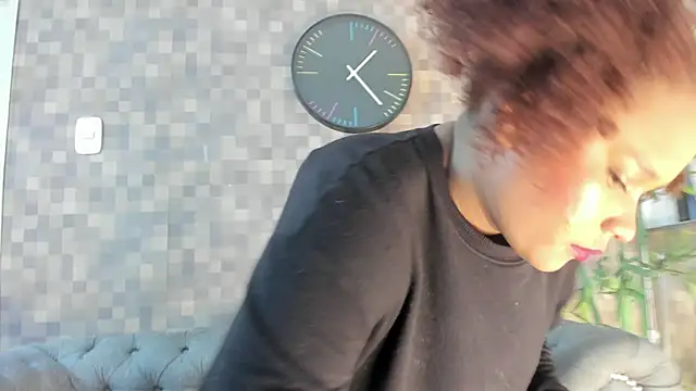 nataly velez online show from 18, 10, 2025