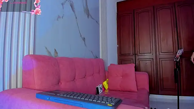 BridgetRodriguez online show from 20, 10, 2025