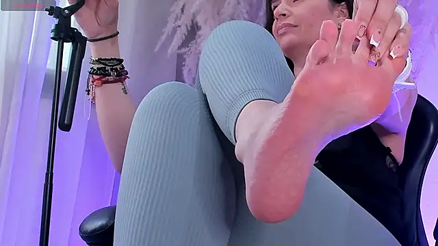 BridgetRodriguez online show from 14, 11, 2025