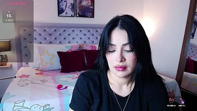 Snapshot of sarascottt chatting on 4, 12, 2024 sarascottt online show from 4, 12, 2024