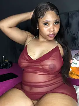 Anaelle24 online show from 5, 2, 2025