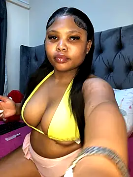 Anaelle24 online show from 10, 10, 2025