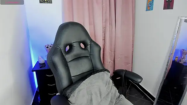 Snapshot of indra_cam chatting on 30, 11, 2025 indra cam online show from 30, 11, 2025