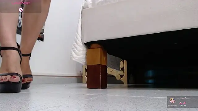 EvaBellucci  online show from 28, 10, 2025