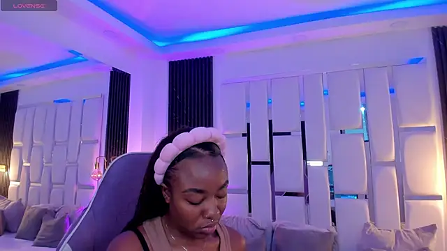 mia schwarz online show from 12, 11, 2025