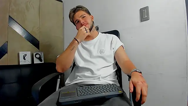 danielclarton1 online show from 9, 9, 2025