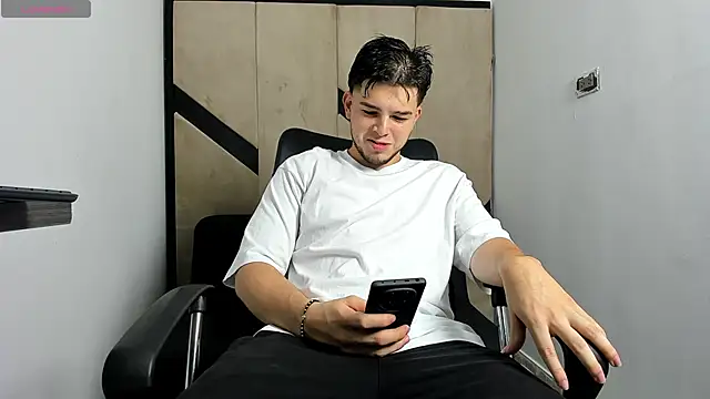 danielclarton1 online show from 4, 2, 2025