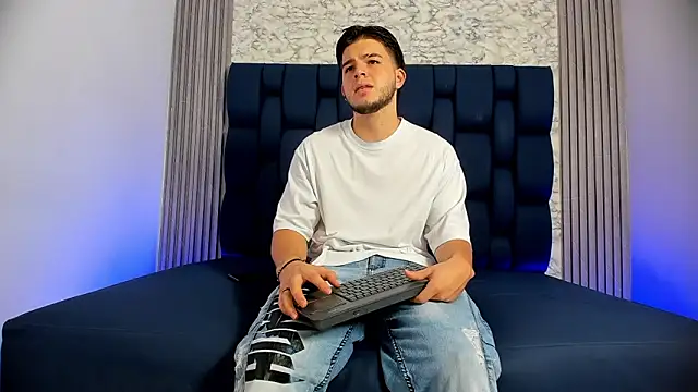 danielclarton1 online show from 13, 2, 2025