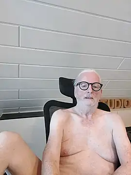 Greyhound70 online show from 12, 11, 2025