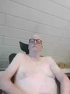 Greyhound70 online show from 26, 10, 2025