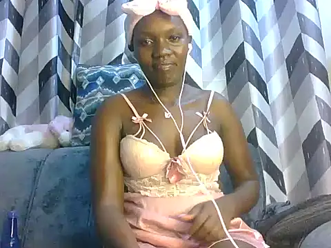 Snapshot of Slimthick900 chatting on 11, 3, 2025 Slimthick900 online show from 11, 3, 2025