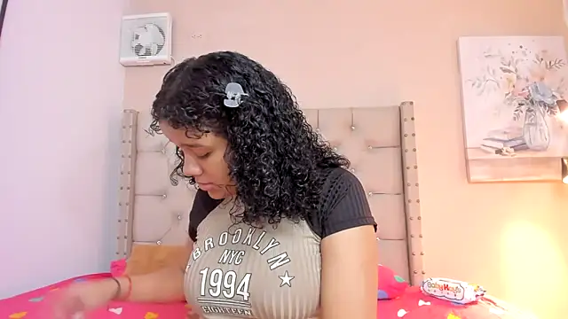 vanesasexyhot21 online show from 30, 10, 2025