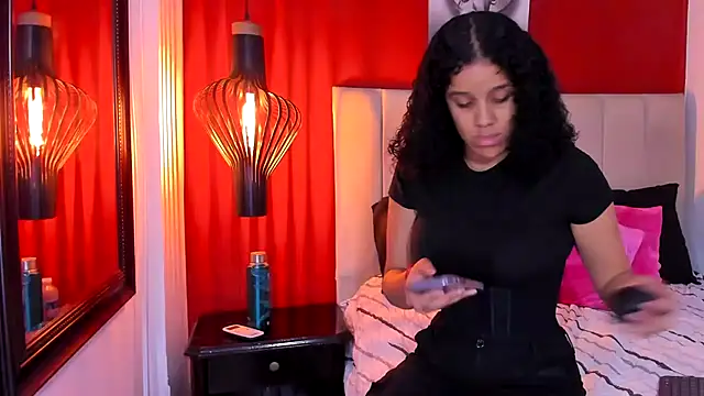 vanesasexyhot21 online show from 13, 11, 2025