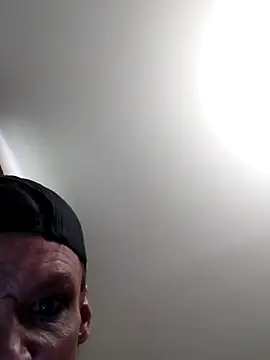 kikiwonderbar online show from 4, 6, 2026