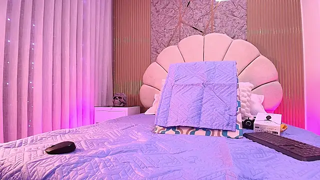 Snapshot of aisha_sh chatting on 1, 11, 2025 aisha sh online show from 1, 11, 2025