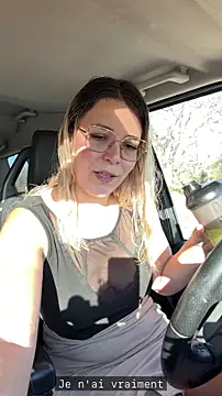 EmyLana online show from 10, 4, 2026