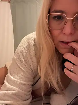 EmyLana online show from 13, 1, 2026