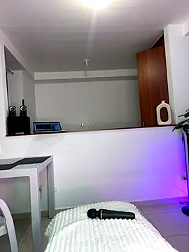 Snapshot of alisson_81 chatting on 23, 11, 2025 alisson 81 online show from 23, 11, 2025