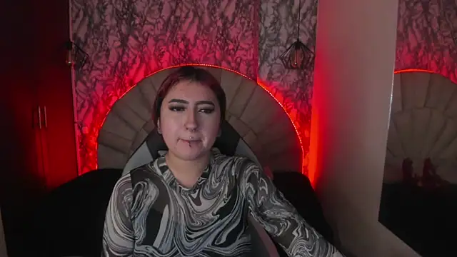 larissa01  online show from 22, 2, 2025