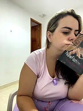 Im Amelia online show from 5, 12, 2025