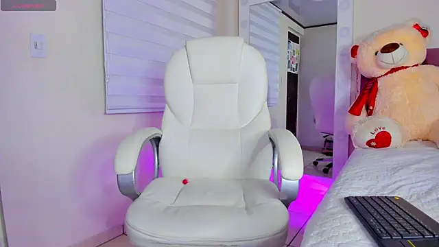 Snapshot of isaa_19 chatting on 27, 11, 2025 isaa 19 online show from 27, 11, 2025