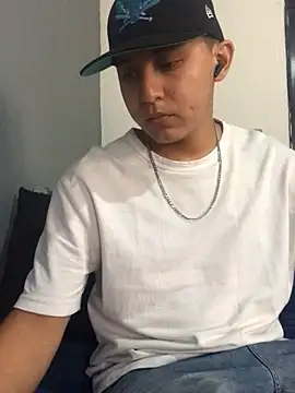 Slow Kmazutra online show from 24, 2, 2025