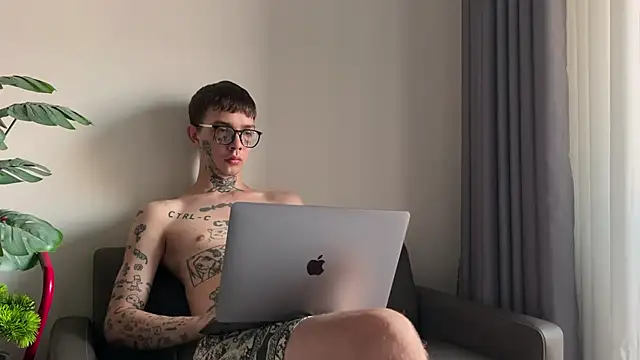 anahori  simon online show from 12, 4, 2026