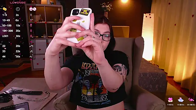 Arizonaa Muse online show from 21, 2, 2025