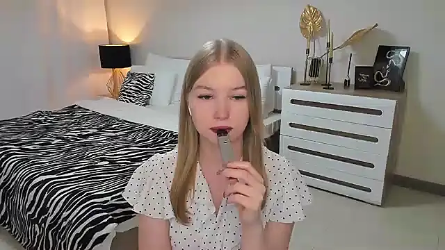 shy  lady online show from 9, 3, 2025