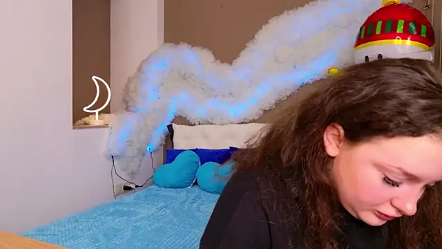 GloriNichols online show from 4, 12, 2025