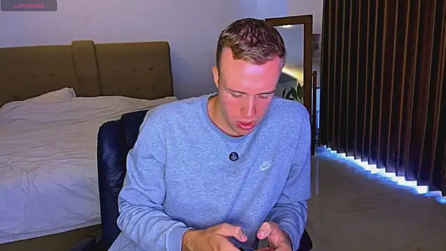 tommy cumfinger online show from 17, 7, 2026
