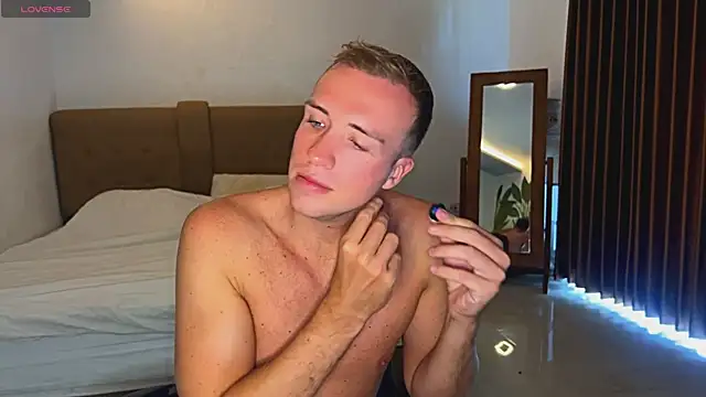 tommy cumfinger online show from 15, 7, 2026