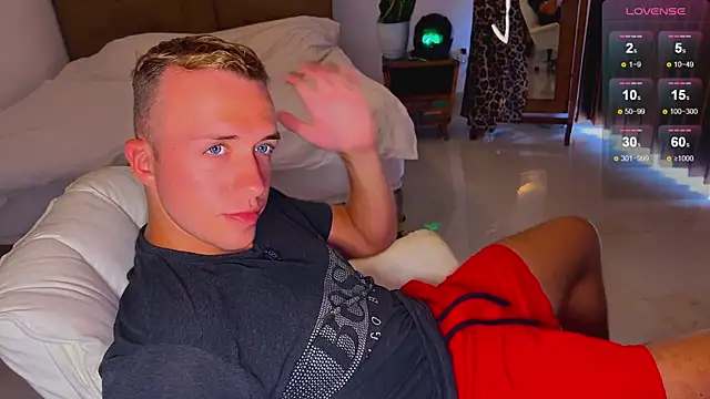 Snapshot of tommy_cumfinger chatting on 24, 11, 2025 tommy cumfinger online show from 24, 11, 2025