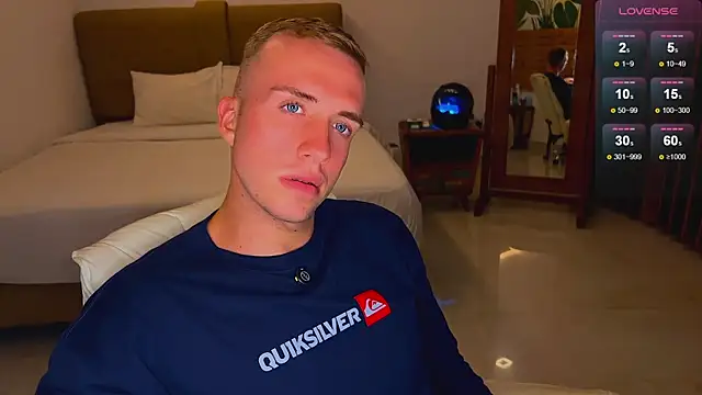 Snapshot of tommy_cumfinger chatting on 21, 10, 2025 tommy cumfinger online show from 21, 10, 2025