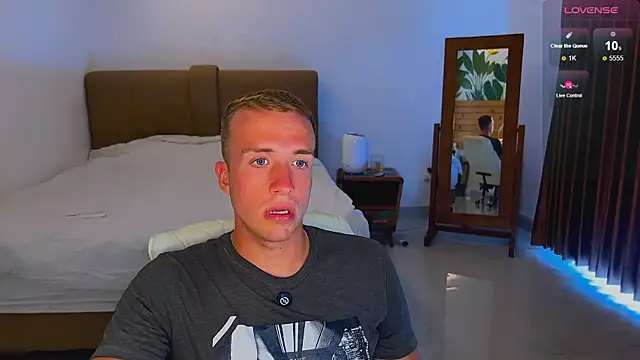 Snapshot of tommy_cumfinger chatting on 26, 9, 2025 tommy cumfinger online show from 26, 9, 2025