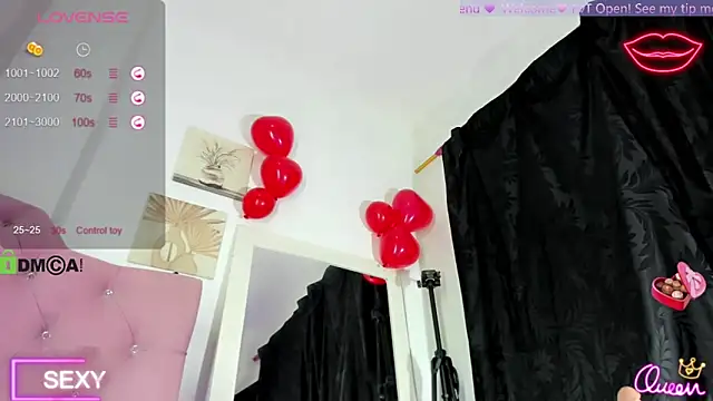 VyxenXBig cock online show from 15, 2, 2026