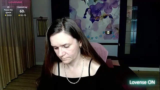 Snapshot of AriaGray chatting on 7, 5, 2026 AriaGray online show from 7, 5, 2026