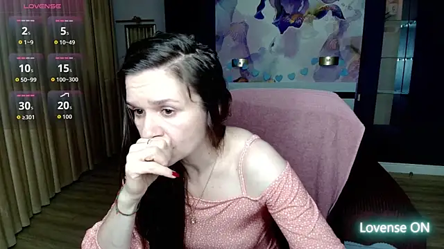 Snapshot of AriaGray chatting on 17, 5, 2026 AriaGray online show from 17, 5, 2026