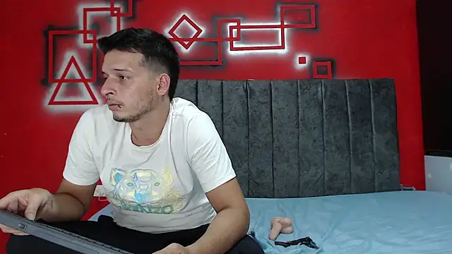 Snapshot of FerneyManti chatting on 17, 11, 2025 FerneyManti online show from 17, 11, 2025