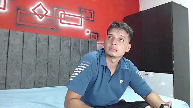 Snapshot of FerneyManti chatting on 31, 10, 2025 FerneyManti online show from 31, 10, 2025