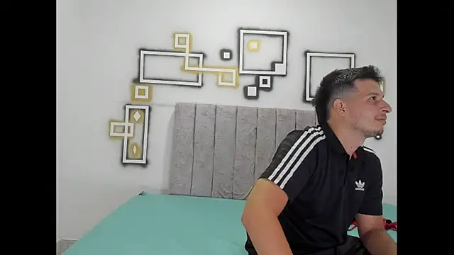 Snapshot of FerneyManti chatting on 14, 11, 2025 FerneyManti online show from 14, 11, 2025