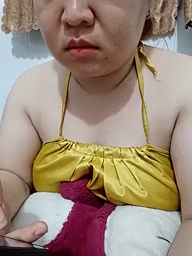 Snapshot of VyOanh2K chatting on 15, 6, 2026 VyOanh2K online show from 15, 6, 2026